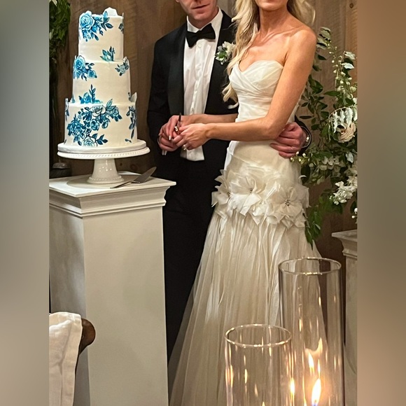 Amsale Wedding Gown - Picture 3 of 4